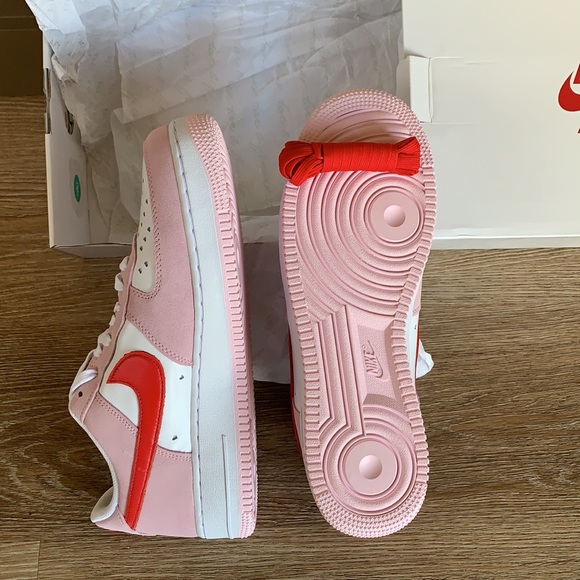 Air Force 1 QS Valentines Day - Picture 5 of 7